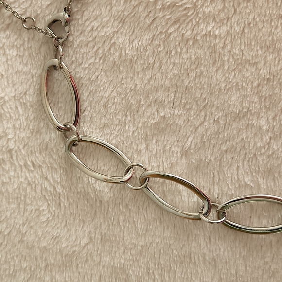 Women's 18.50 inch Three Layer Silver Color Oval Links 1 inch in Size Necklace - Picture 4 of 4